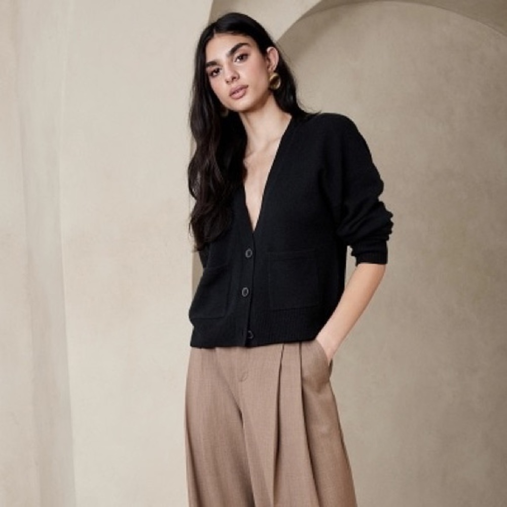 Banana Republic Black V-Neck Button Cardigan